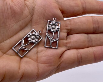 小さなヴィンテージの七宝焼き十字架。銅製。（青と黄色）4個入り