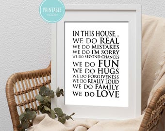 En esta casa hacemos cosas de verdad, cometemos errores, nos encanta el arte mural imprimible con tipografía.