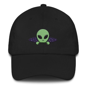 Alien Dad Hat with Embroidered Green Alien – Trippy Aliencore Streetwear Cap | Adjustable Spacecore Rave Hat for Weirdcore Aesthetic Lovers
