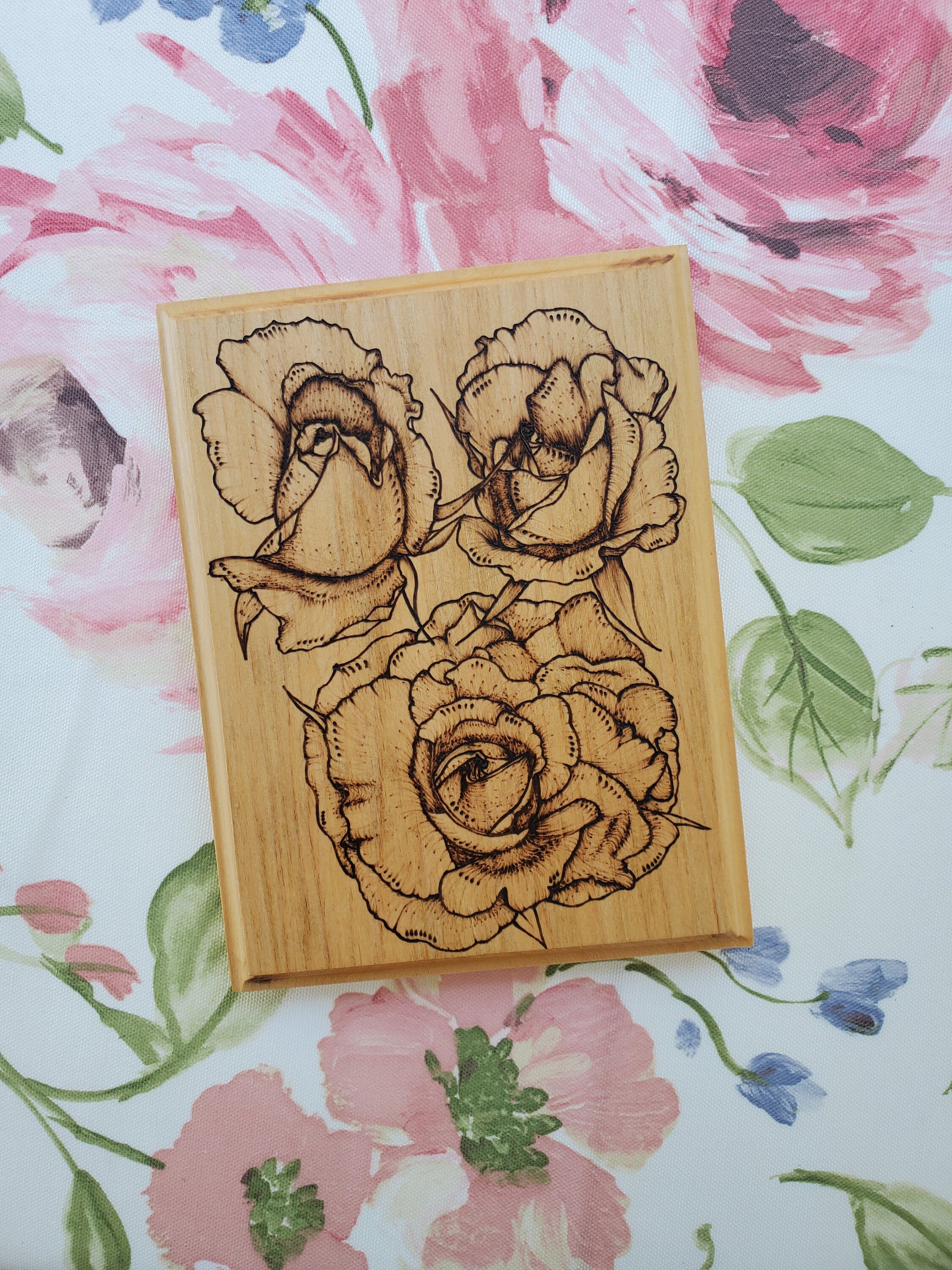 Three Rose Routered Edge Portrait Etsy