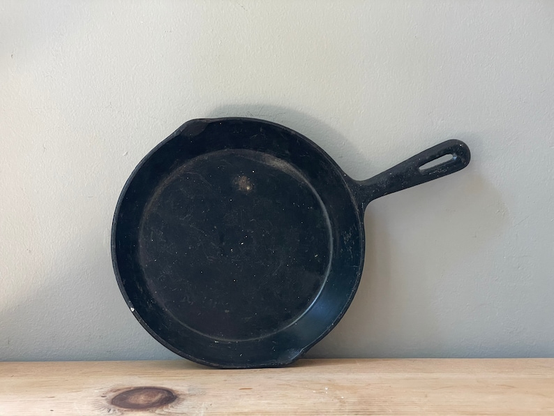 Cast Iron 8 Vintage Skillet Made in Taiwan/Vintage Cookware Etsy
