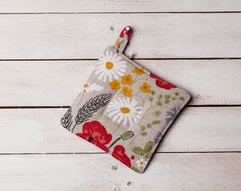 Linen potholder,  Meadow flowers design, Christmas gift, Gift for woman, Housewarming gift, Spring flowers, Poppies, chamomile design