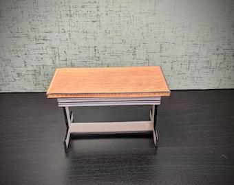 Miniatuurtafelset 1:12, downloadbare pdf-bestanden, modern poppenhuisbureau