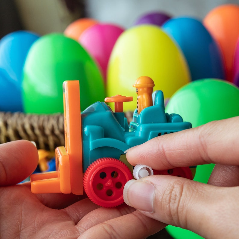 wind up construction vehicle toy filled Easter eggs 12pcs F-492