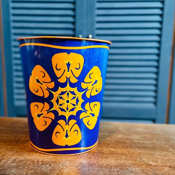 Vintage Regency Ware bin