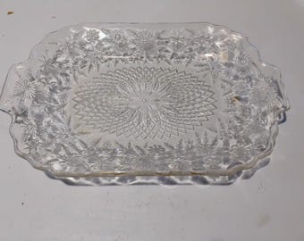 Plato de vidrio de Indiana de la década de 1930, vidrio prensado.
