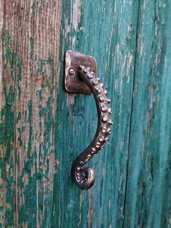 Why Do French Doors Have The Knob In The Middle – Octopus Doors