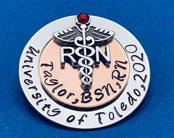 Pin personalizado para RN / Rn Gift / bsn / Nurses / Nursing Student Gift / Nursing Pinning Ceremony / RN pin / Nurse Gift / Nursing Graduate