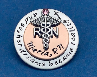 Pin personalizado para RN / Rn Gift / bsn / Nurses / Nursing Student Gift / Nursing Pinning Ceremony / RN pin / Nurse Gift / Nursing Graduate