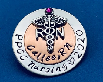 Pin personalizado para RN / Rn Gift / bsn / Nurses / Nursing Student Gift / Nursing Pinning Ceremony / RN pin / Nurse Gift / Nursing Graduate