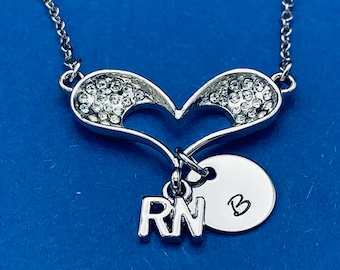 Collana personalizzata per RN / Rn Gift /Nurses / Nursing Student Gift / Nursing / Gift for Nurses / RN Necklace / Nurse Gift / Collana