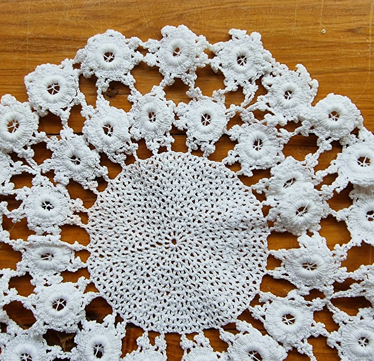 6012 / Superbe Napperon Ancien En Lin à Broderies Main Et Dentelle Au Fuseau 43cm X 45cm Linge Ancien