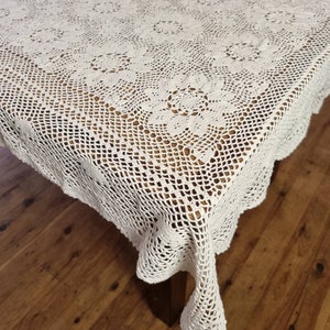 Gorgeous Vintage Square Hand Crochet Ivory Tablecloth - 140cm x 140cm