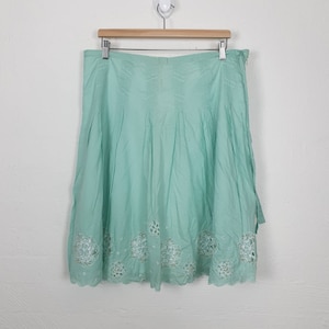 Vintage HOT OPTION DamenRock Gr. 16 Grüne Spitze mit Perlendetail