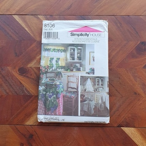 Simplicity House Kitchen Essentials Patterns 8106 includes Aprons, Potholder, Tea Cozy, Appliance Covers