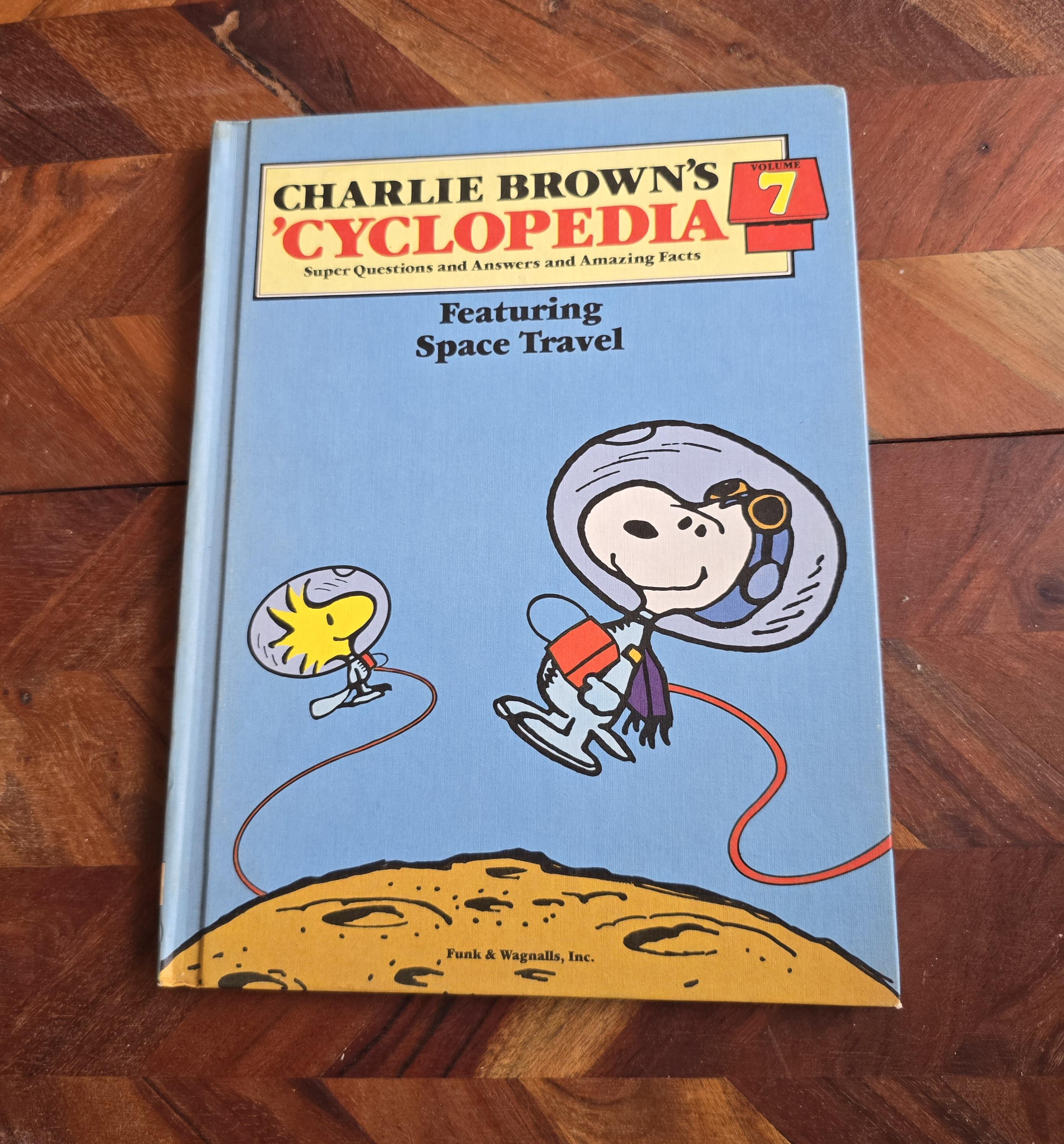 Vintage Children's Book - Charlie Browns Cyclopedia - Volume 7