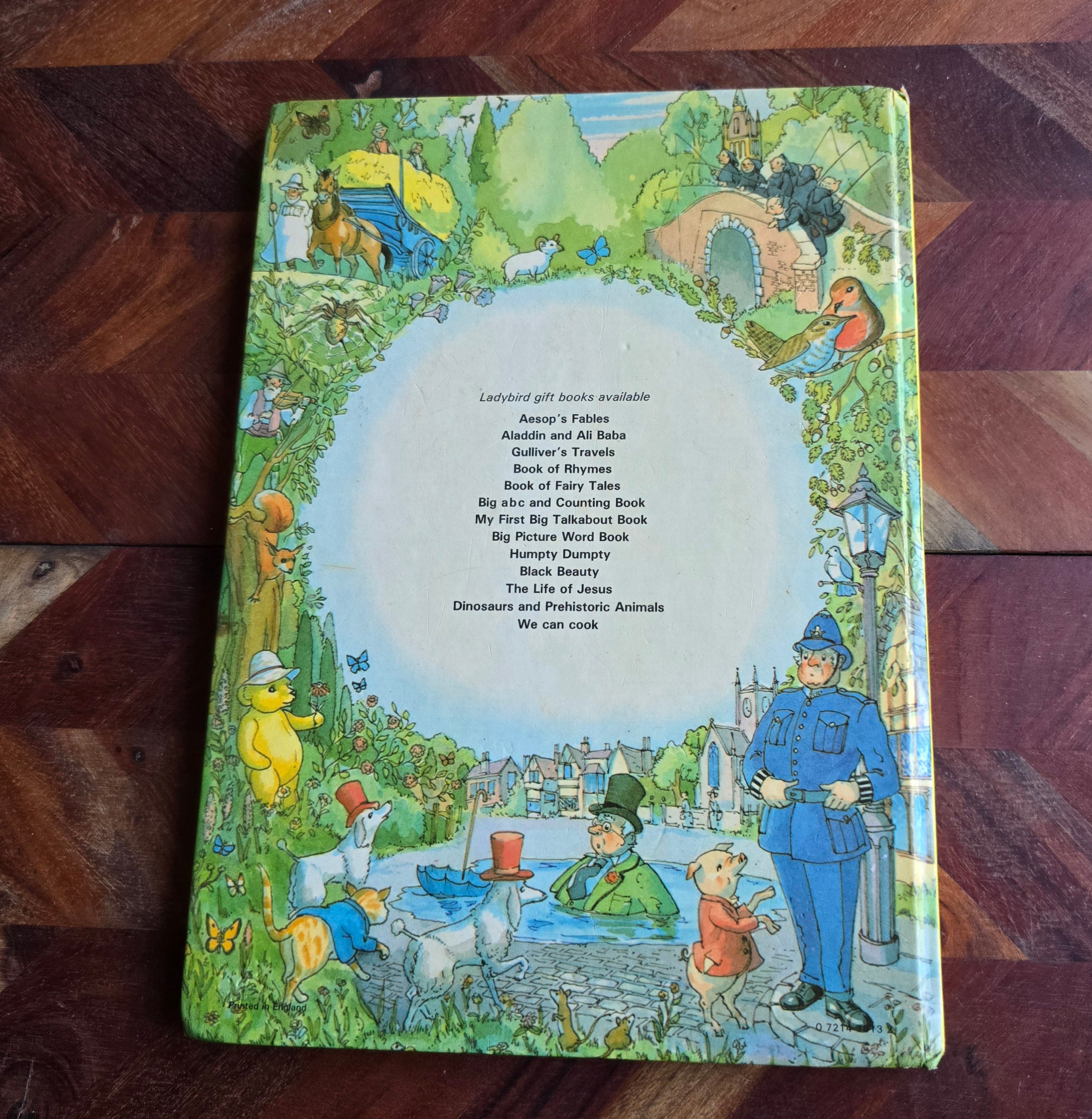 洋書  Family Ladybird Books Ladybird Children's Classics - Choose Your Favourite