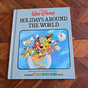 Vintage Children&#39;s Book  -  Walt Disneys - Holidays Around the World  -  1986 Hardcover Edition