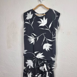 Vintage KATIES Womens Midi Dress Size 12 Black/White Floral Sleeveless Low Waisted