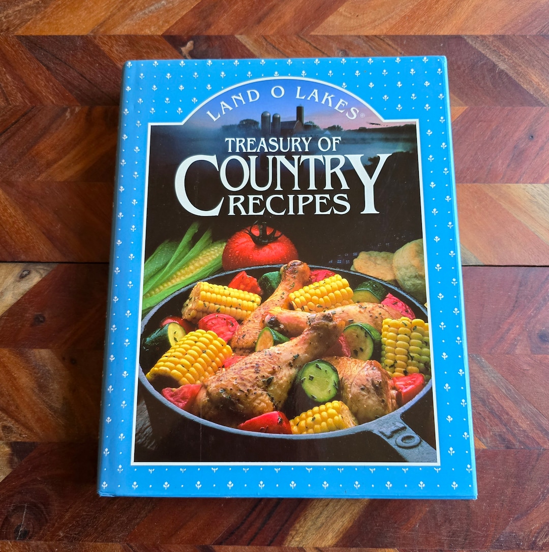 Vintage Cook Book - Land O Lakes - Treasury of Country Recipes