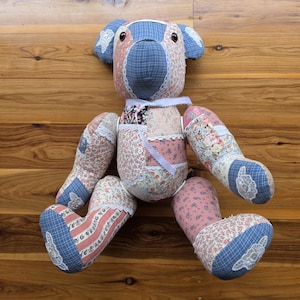 Handgjord Galen Patchwork Björn - Rosa Blå Blommor - 49 cm