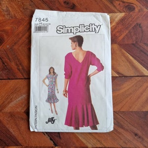 Vintage SIMPLICITY 7845 Womens Dress Sizes 6-8-10