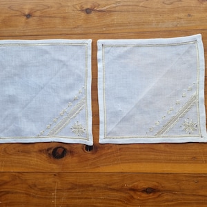 Vintage Hardanger Embroidered Ecru Linen Doily - Matching Set of 2 - 19cmx19cm