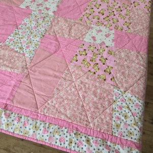 Handmade Patchwork Quilt – Cotton Teddy Print, Pink & White (122cm x 168cm)