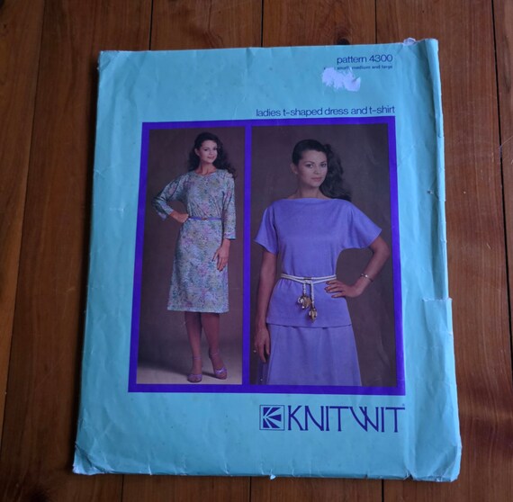 KNITWIT Vintage Pattern 4300 Ladies T-shaped Dress and T-shirt