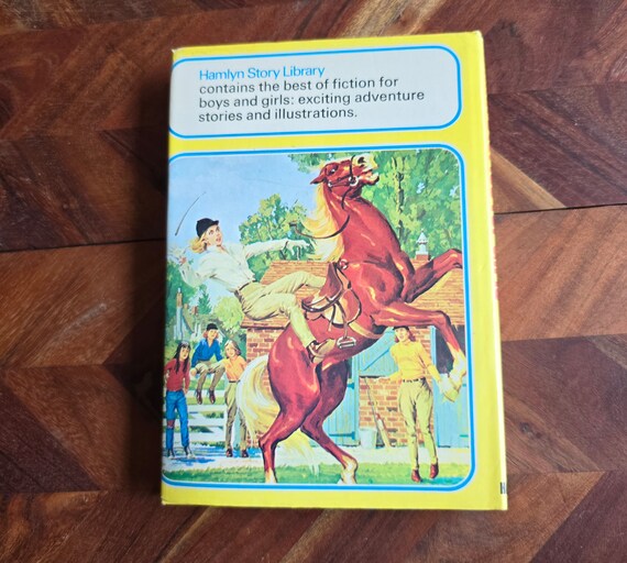 チェコ　ヴィンテージ絵本　ANIMAL FAIRY STORIES 716Y9utvhvL._UF1000,1000_QL80_.jpg