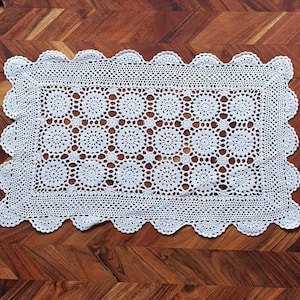 Vintage Crochet Doily - white rectangle floral doily