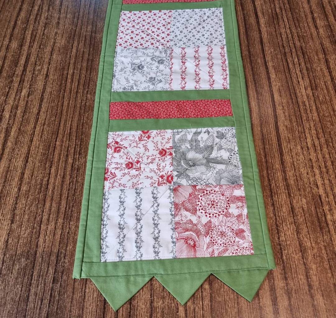 Red Patchwork Table Runner Handmade Patchwork Table Runner: Green, Red, White Quilted Design - Etsy