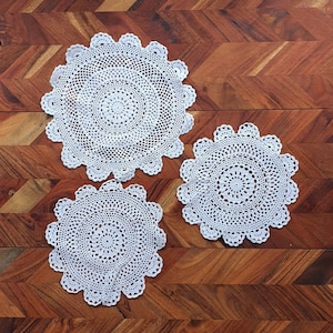 Set of 3 White Round Vintage Doilies