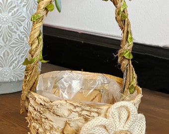 Flower girl basket with vine and natural color flower