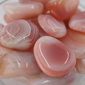 Large Apricot Agate Tumble