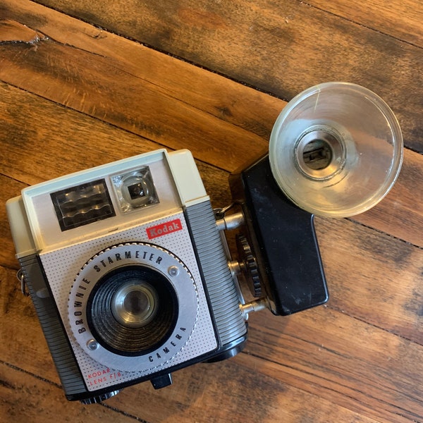 Vintage Brownie Starmeter Camera with Kodak Starmite flasholder.