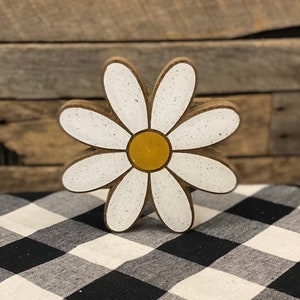 Wooden Painted Daisy, Summer Tiered Tray decor, White Flower, Daisy Decor, Tiered Tray Items, Handmade Decor, Wooden Cutouts