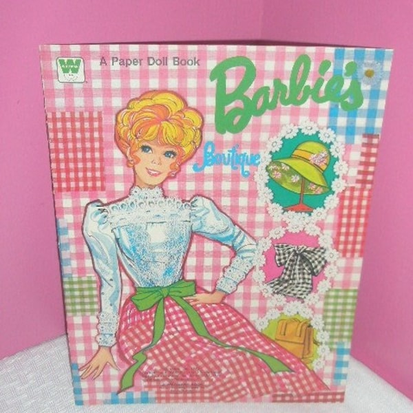 Vintage 1973 BARBIES BOUTIQUE Paper Doll Book / 6 Pages 1970’s Fashion clothes and accessories