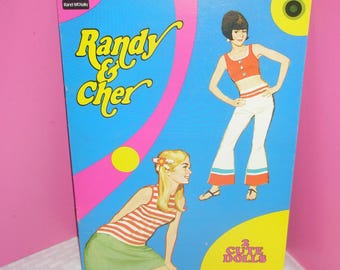Muñecas de papel vintage de RANDY y CHER de 1977 / con lindas modas de los años 60 para vestirlas