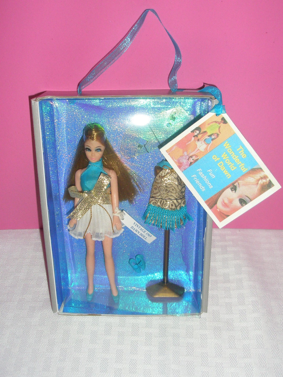 Vintage 1969 Topper Toys DAWN FASHION DOLL With Fashion 8111 Swing N