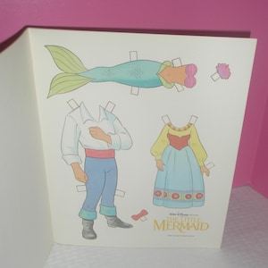 Libro de muñecas de papel de La Sirenita de Disney de 1991 * Ariel * Eric Sebastián * Flounder * Scuttle * Max, el perro pastor inglés de Eric imagen 4