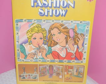 1981 FASHION SHOW A Paper Doll PlayBook / With Two Fashion Models Paper Dolls / Two Play Scenes