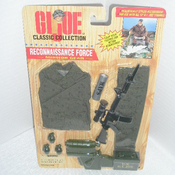 Vintage 1996 GI Joe Classic Collection RECONNAISSANCE FORCE Mission Gear in an Un-open Card