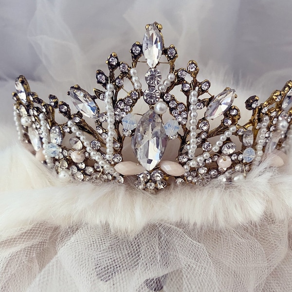 Victorian crown, antique gold tiara, Vintage inspired crown, bridgerton crown,baroque gold pearl crown