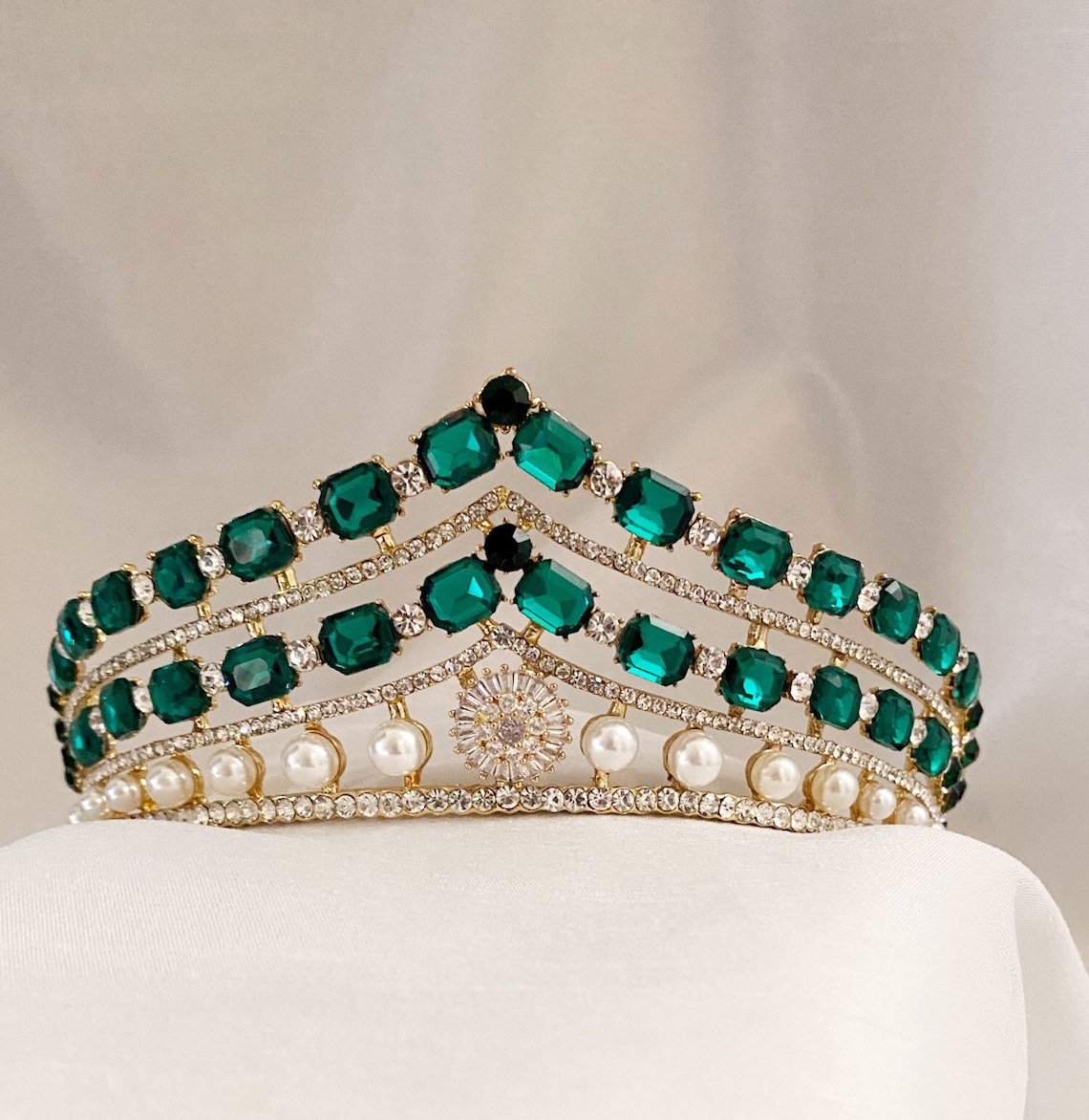 Luxurious Emerald Green Gold Tiara Victorian Green Royalty Etsy