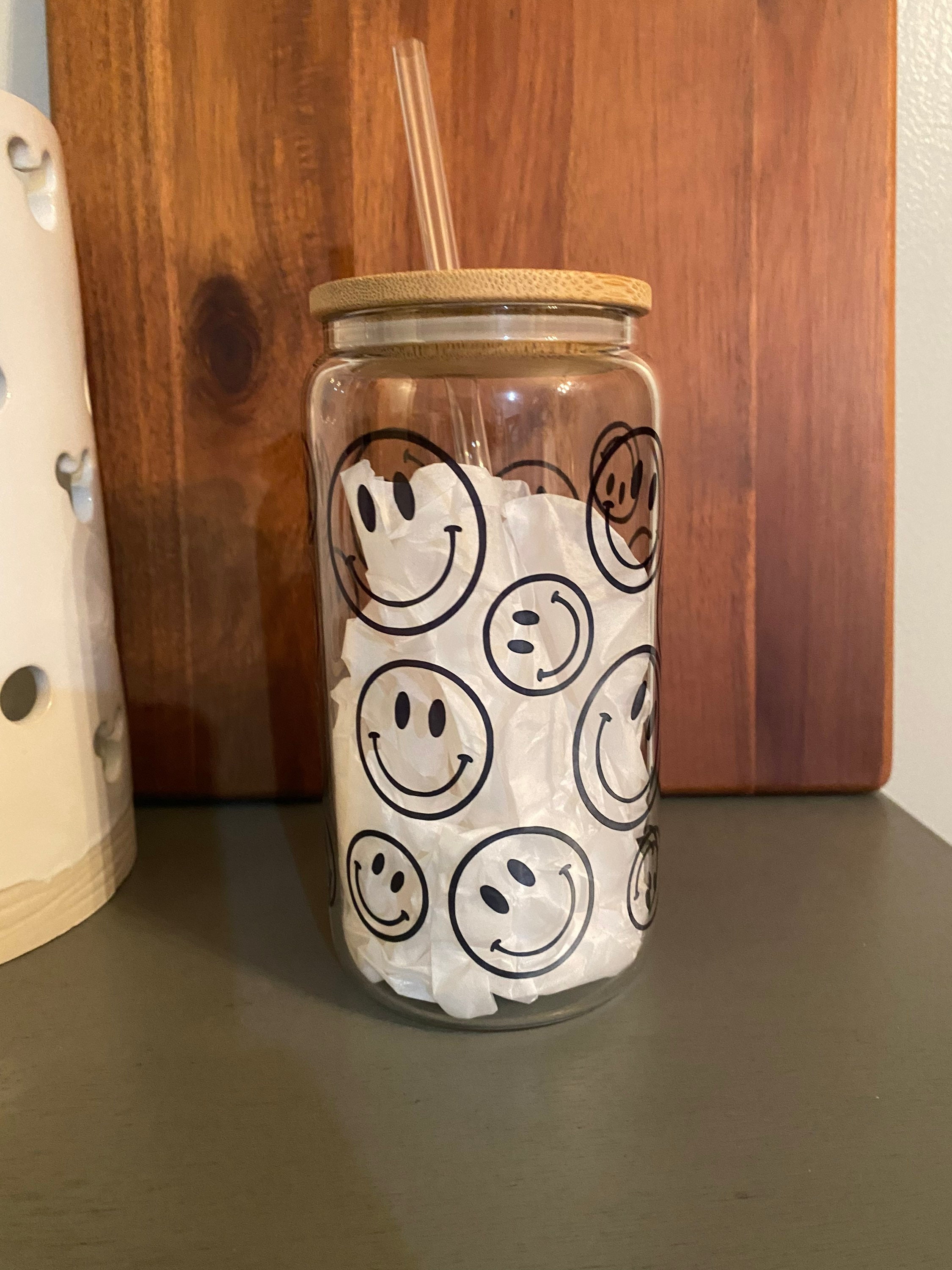 Smiley Face Glass with Lid and Straw and Vinyl Design, 16oz Can Shaped Beer  Glasses, Iced Coffee Cup, Cute Travel Tumbler