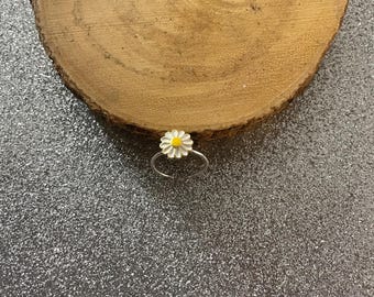 Sterling Silver Daisy Toe Ring: Adjustable Flower Jewelry