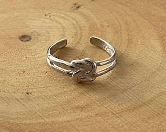 Sterling Silver Knot Toe Ring: Adjustable Pinky Ring