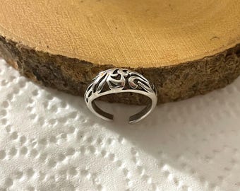 Sterling Silver Adjustable Toe Ring: Floral Design