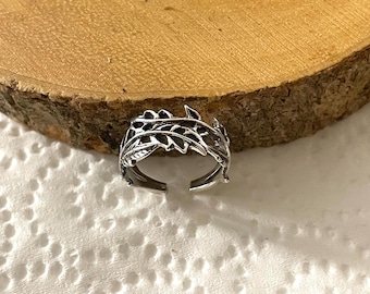 Sterling Silver Leaf Toe Ring: Adjustable Band, Nature Jewelry